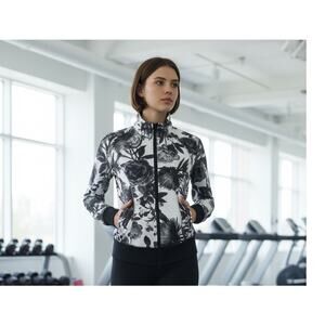 Lululemon Womens Black and White Nice Asana Jacket Brisk Bloom Size 2